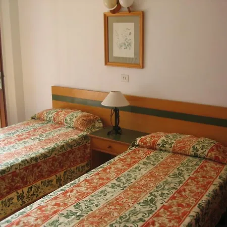 Sol Naixent Hotel 2*