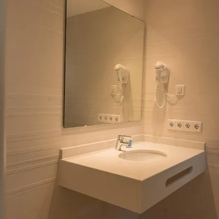 Hotel Sol Naixent 2*